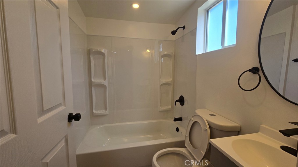 MLS #DW25227882 image #9