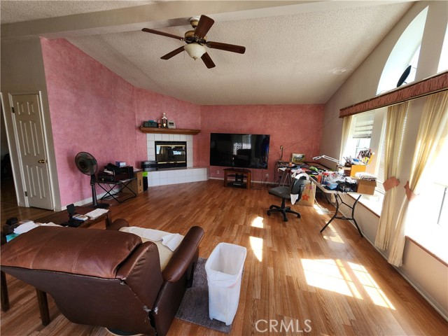 Detail Gallery Image 6 of 15 For 19361 Brookhurst #83,  Huntington Beach,  CA 92646 - 3 Beds | 2 Baths