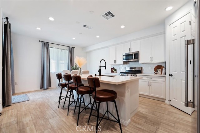 Detail Gallery Image 11 of 44 For 24134 Ardell Ct, Corona,  CA 92883 - 3 Beds | 2/1 Baths