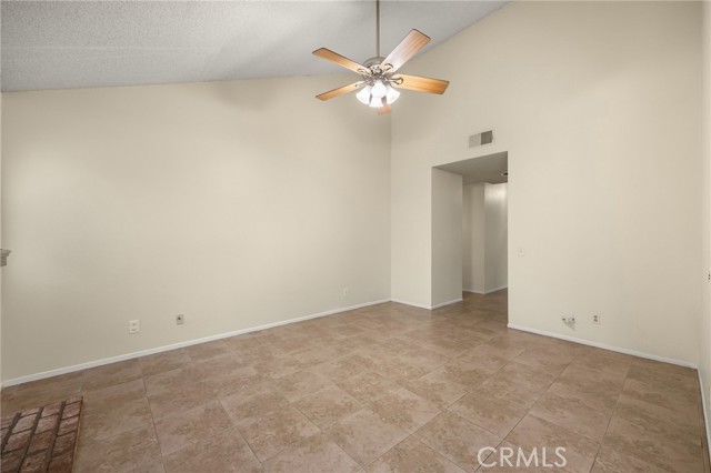 Detail Gallery Image 10 of 29 For 33840 Woody Ln, Yucaipa,  CA 92399 - 4 Beds | 2 Baths