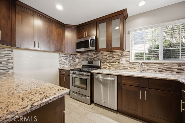 19208 Hamlin Street, 5 photo 30