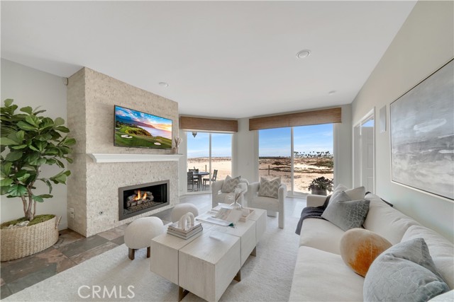 Detail Gallery Image 4 of 49 For 1319 E Balboa Blvd Bld #C,  Newport Beach,  CA 92661 - 3 Beds | 3 Baths