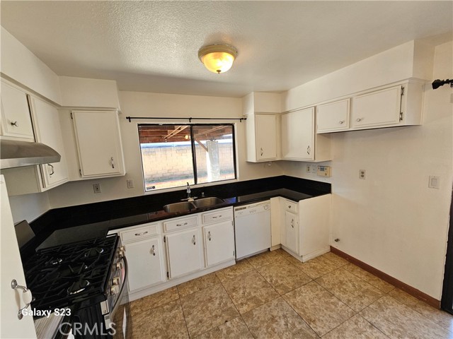 Image 3 for 4944 Vail Ln, San Bernardino, CA 92407