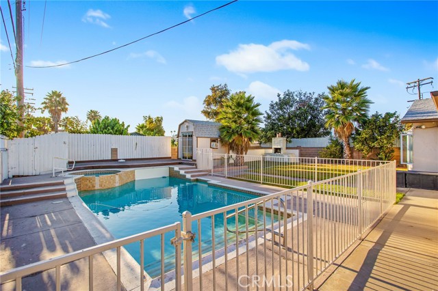 645 S Archer Street, Anaheim CA: https://media.crmls.org/medias/5a112093-9a2b-405b-b55c-8ed0506fa9f8.jpg