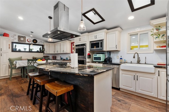 Detail Gallery Image 17 of 38 For 20292 Riverside, Newport Beach,  CA 92707 - 4 Beds | 2 Baths