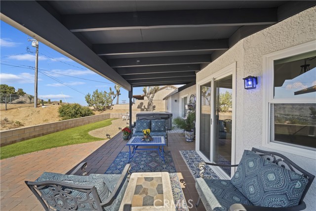 55578 Free Gold Drive, Yucca Valley CA: https://media.crmls.org/medias/5a12333c-4d94-4b33-983e-b68e9ee10b40.jpg