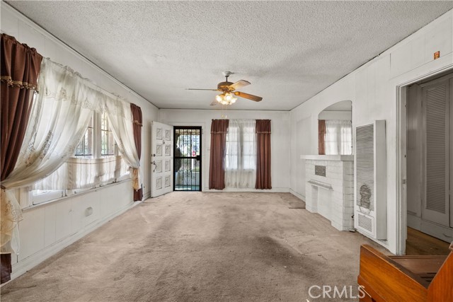 201 N Carondelet Street, Los Angeles CA: https://media.crmls.org/medias/5a137a1d-75c2-449c-a181-fac7b7ebb552.jpg