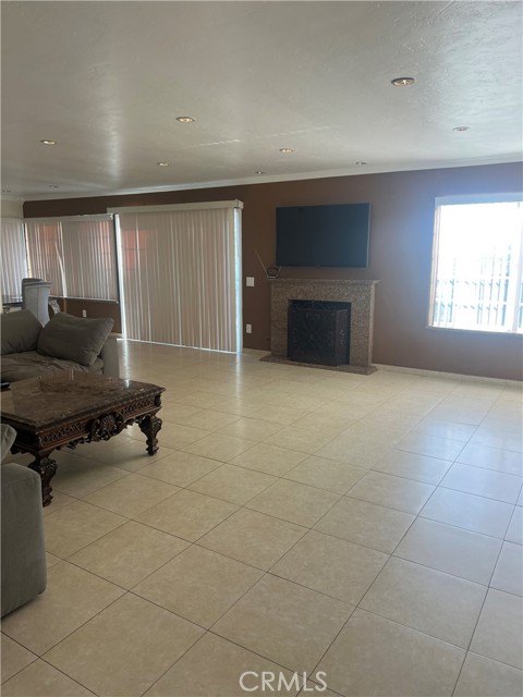 Detail Gallery Image 6 of 14 For 4999 Paguera Ct, San Diego,  CA 92124 - 4 Beds | 2 Baths