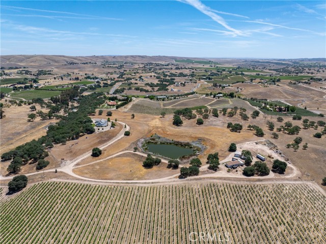 Detail Gallery Image 16 of 33 For 5275 Camp 8 Rd, Paso Robles,  CA 93446 - 12 Beds | 7/1 Baths