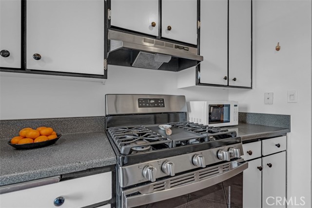 Detail Gallery Image 19 of 50 For 18645 Hatteras St #230,  Tarzana,  CA 91356 - 3 Beds | 2 Baths