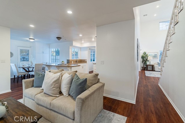 Detail Gallery Image 8 of 24 For 14501 California, Baldwin Park,  CA 91706 - 4 Beds | 4/1 Baths