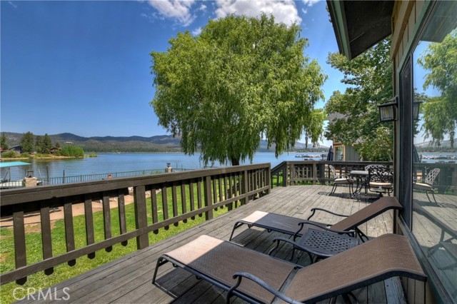 488 Lakeview Court, Big Bear Lake CA: https://media.crmls.org/medias/5a1517a6-e7f5-4985-aa66-aa766c8cb2bd.jpg