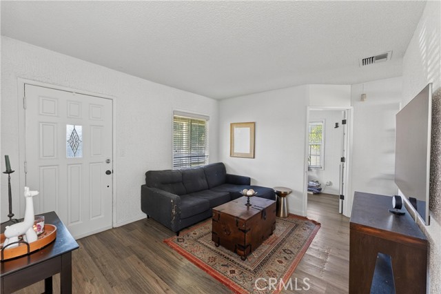 Detail Gallery Image 9 of 43 For 645 N 8th Ave, Upland,  CA 91786 - 3 Beds | 1 Baths