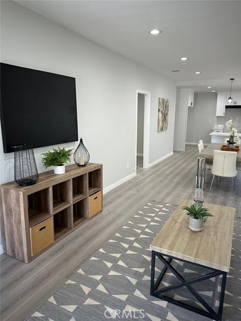 Detail Gallery Image 12 of 58 For 1131 E 21st, Long Beach,  CA 90806 - 5 Beds | 5 Baths