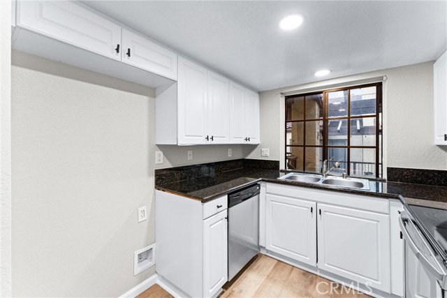 25641 Indian Hill Lane, Laguna Hills CA: https://media.crmls.org/medias/5a15d802-a96c-4ee0-9a08-a9224c4b88ef.jpg