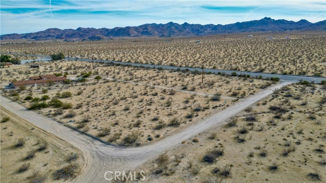 Detail Gallery Image 4 of 15 For 6425 Sun Ray Rd, Joshua Tree,  CA 92252 - – Beds | – Baths