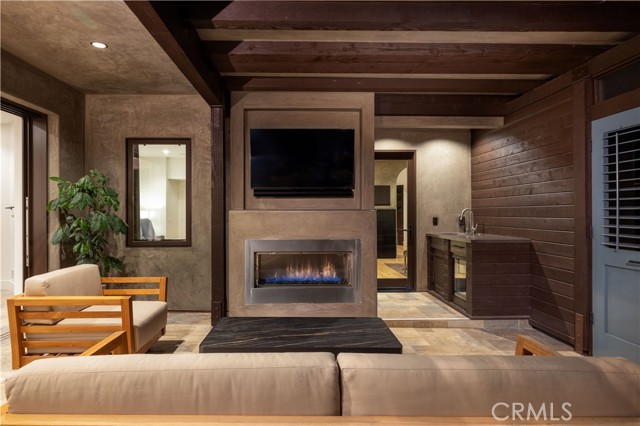 Detail Gallery Image 27 of 28 For 2204 Waterfront Dr, Corona Del Mar,  CA 92625 - 5 Beds | 5/1 Baths