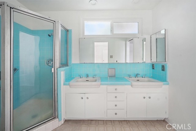 3288 Velma Drive, Los Angeles CA: https://media.crmls.org/medias/5a1836d5-fa71-4c1f-901e-397abbdc0f93.jpg