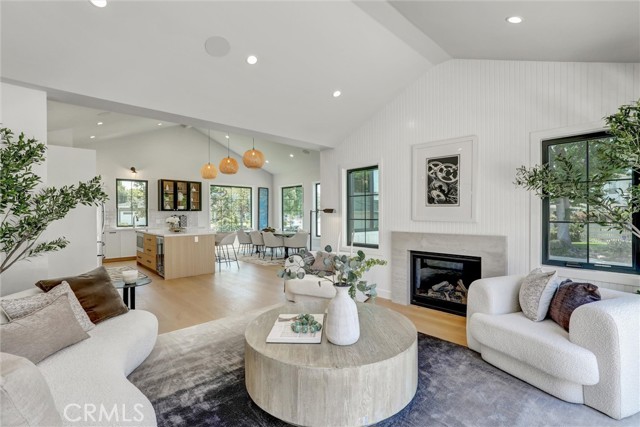 Detail Gallery Image 13 of 39 For 6451 Firebrand St, Los Angeles,  CA 90045 - 4 Beds | 3/1 Baths