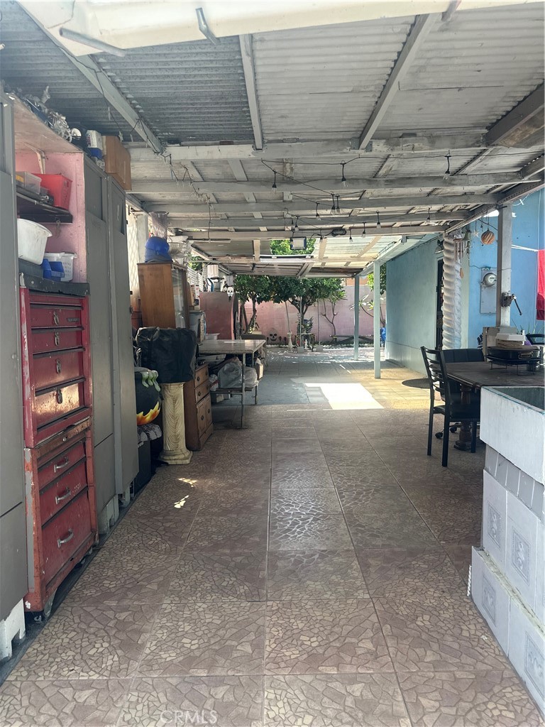 https://media.crmls.org/medias/5a18d432-44f6-4191-ad1e-a9b3f674c97d.jpg?preset=X-Large