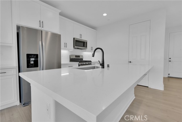 Detail Gallery Image 13 of 44 For 23798 Solaris Ct, Corona,  CA 92883 - 4 Beds | 3 Baths