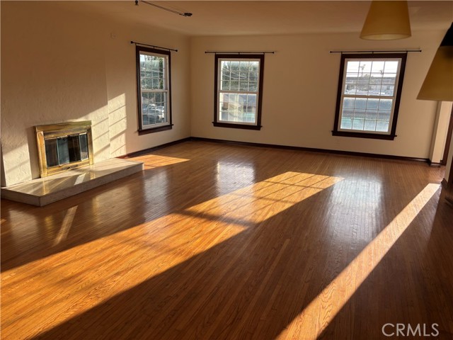 480 Cherry Avenue, Long Beach CA: https://media.crmls.org/medias/5a1a2699-7d7a-4fb1-b08a-85392f5ef3ce.jpg