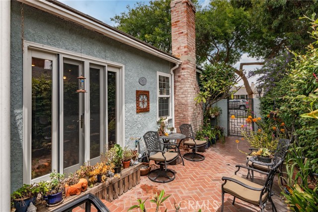 2322 W 156th Street, Gardena CA: https://media.crmls.org/medias/5a1b460c-6520-4d8b-9771-2e79d36888b0.jpg