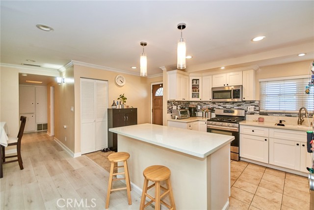 8757 Los Altos Drive, Buena Park CA: https://media.crmls.org/medias/5a1b5c08-19c1-4f50-a3c4-2afc83e75ba3.jpg