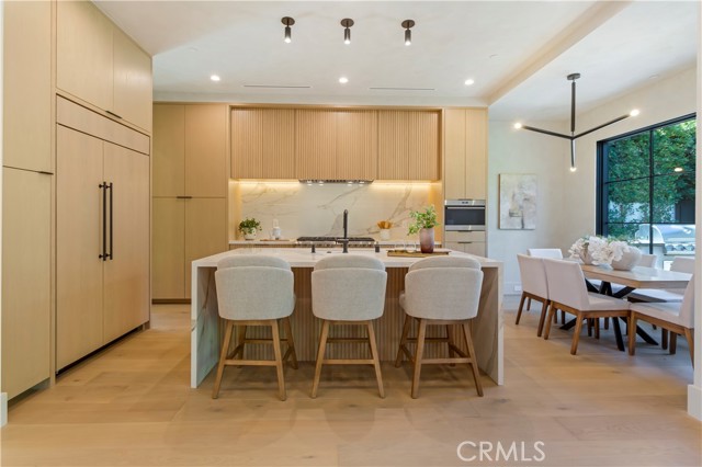4239 Rhodes Avenue, Studio City CA: https://media.crmls.org/medias/5a1b5d1a-c4e6-4fd6-8ec3-fc49b00167bd.jpg