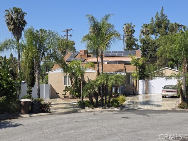 Detail Gallery Image 2 of 31 For 329 N Kathryn, Anaheim,  CA 92801 - 6 Beds | 3/1 Baths