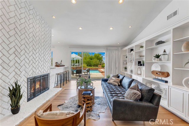 17372 Quesan Place, Encino (los Angeles), CA, 91316 17372 Quesan Place, Encino (los Angeles), CA, 91316