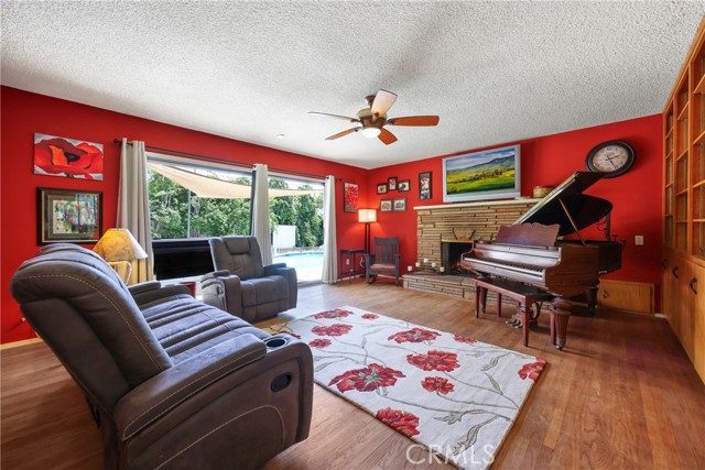 120 Franklin Avenue, Redlands CA: https://media.crmls.org/medias/5a1c635b-020a-438a-9b8b-65463e010180.jpg