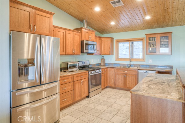Detail Gallery Image 15 of 69 For 22435 Old Hwy 99, Weed,  CA 96094 - 3 Beds | 2 Baths