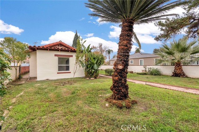 Detail Gallery Image 4 of 35 For 815 W Yosemite, Madera,  CA 93637 - 2 Beds | 1 Baths