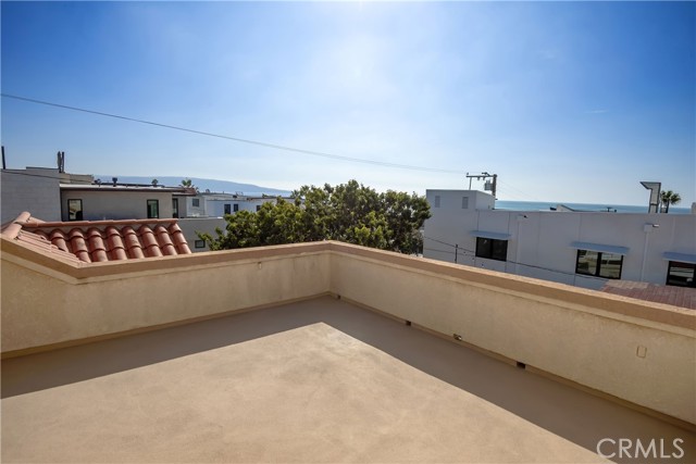 225 27th Street, Hermosa Beach, California 90254, 3 Bedrooms Bedrooms, ,3 BathroomsBathrooms,Residential,Sold,27th,SB21244922