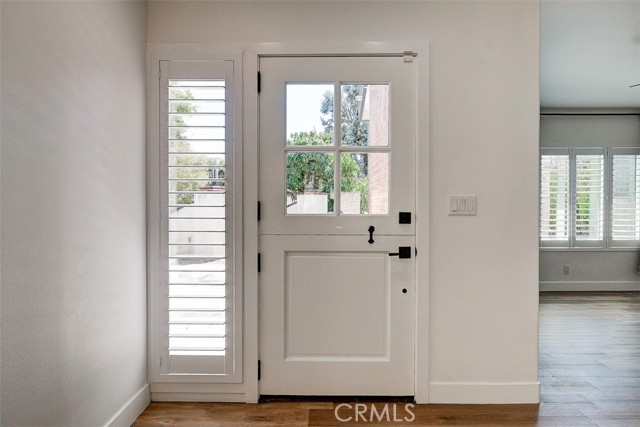 Detail Gallery Image 5 of 53 For 380 Mira Loma Pl, Costa Mesa,  CA 92627 - 4 Beds | 3 Baths