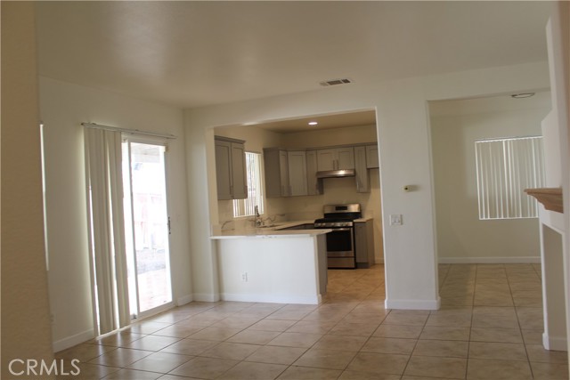 Detail Gallery Image 9 of 21 For 13289 Coffeetree St, Moreno Valley,  CA 92553 - 4 Beds | 3 Baths