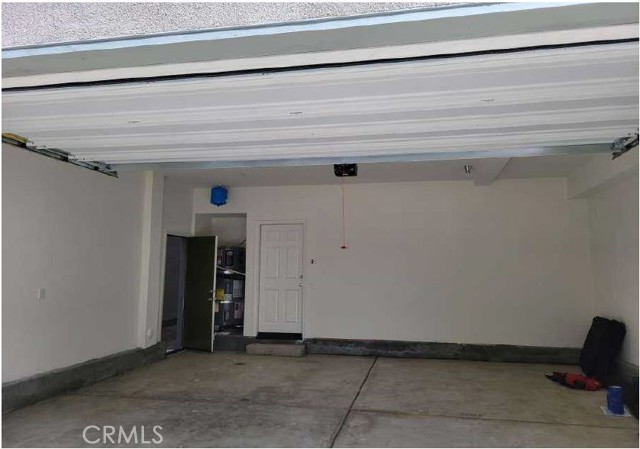 Detail Gallery Image 4 of 4 For 2104 Lacy Crossing Dr, Santa Ana,  CA 92701 - 4 Beds | 3/1 Baths