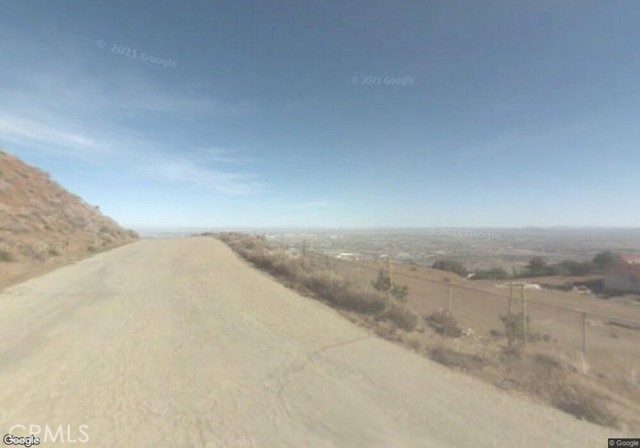 0 tierra subida, Palmdale CA: https://media.crmls.org/medias/5a203b62-a13e-4cfa-acb6-9f837373aac6.jpg