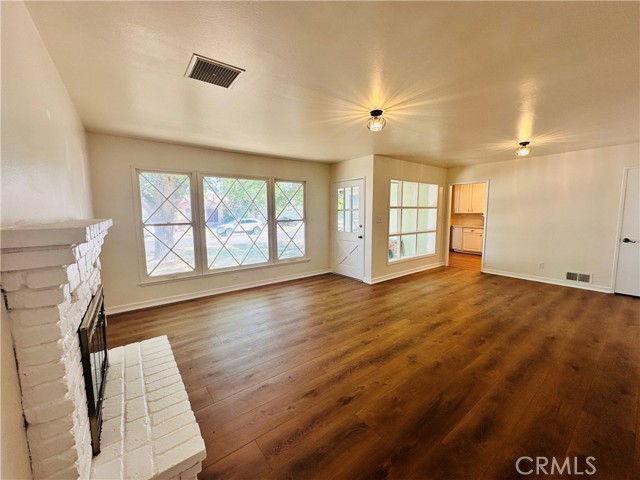 Detail Gallery Image 3 of 29 For 808 W Avenue J9, Lancaster,  CA 93534 - 3 Beds | 2 Baths