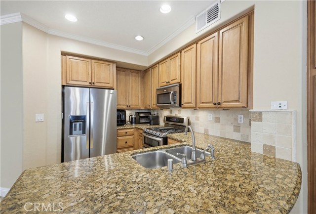 Detail Gallery Image 11 of 47 For 29 Blazewood, Lake Forest,  CA 92610 - 3 Beds | 2/1 Baths