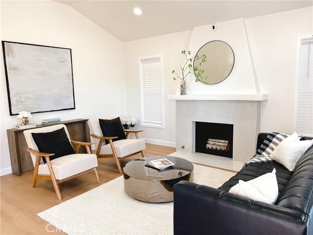 Detail Gallery Image 9 of 29 For 6515 Cimarron, Los Angeles,  CA 90047 - 3 Beds | 2 Baths