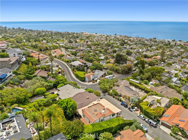 844 Temple Hills Drive, Laguna Beach CA: https://media.crmls.org/medias/5a221717-7f2c-4fc7-9d09-65c6b0cb6fdd.jpg