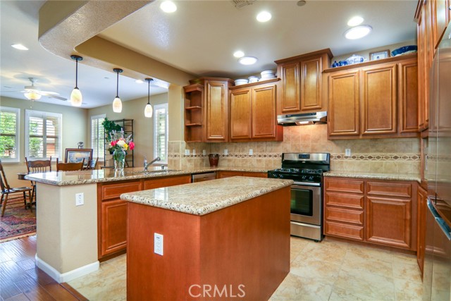 Detail Gallery Image 13 of 43 For 1336 Marseille Ln, Roseville,  CA 95747 - 3 Beds | 3 Baths