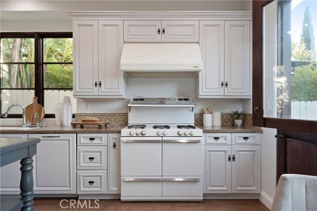 1725 Oak Avenue, Manhattan Beach, California 90266, 4 Bedrooms Bedrooms, ,4 BathroomsBathrooms,Residential,Sold,Oak,SB21251679