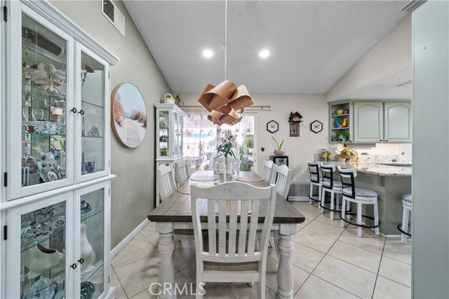 3052 E Avenue S4, Palmdale CA: https://media.crmls.org/medias/5a22af80-4f31-489b-a36d-b0527c0eec44.jpg