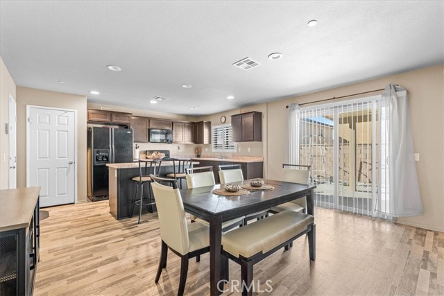 Detail Gallery Image 8 of 39 For 6978 Alderwood Dr, Fontana,  CA 92336 - 3 Beds | 2/1 Baths