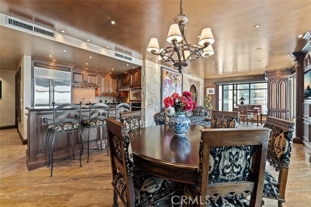 645 FRONT Street, San Diego CA: https://media.crmls.org/medias/5a239bca-2bda-430a-bf53-32e1f98663db.jpg
