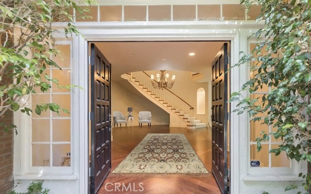 Detail Gallery Image 7 of 56 For 12386 Ridge Cir, Los Angeles,  CA 90049 - 3 Beds | 3/1 Baths