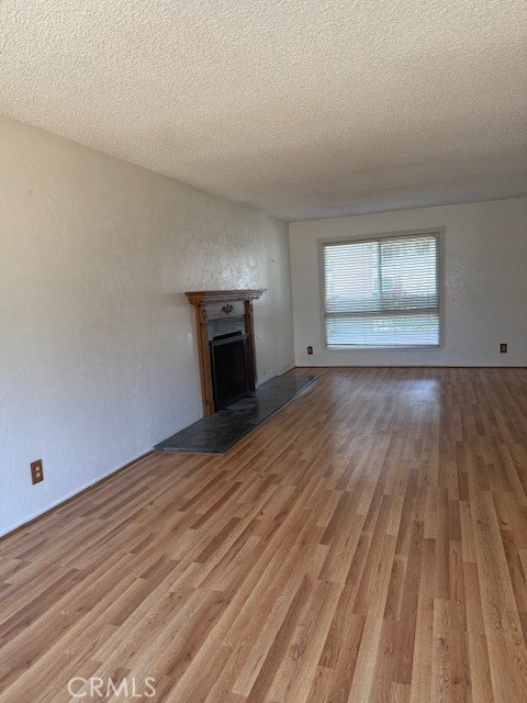 Detail Gallery Image 6 of 17 For 2277 Larch St, Simi Valley,  CA 93065 - 5 Beds | 2/1 Baths